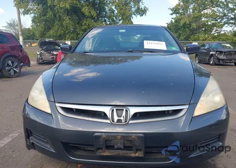 2007 Honda Accord 2.4 Lx z USA, uszkodzony, nr VIN 1HGCM56407A046829